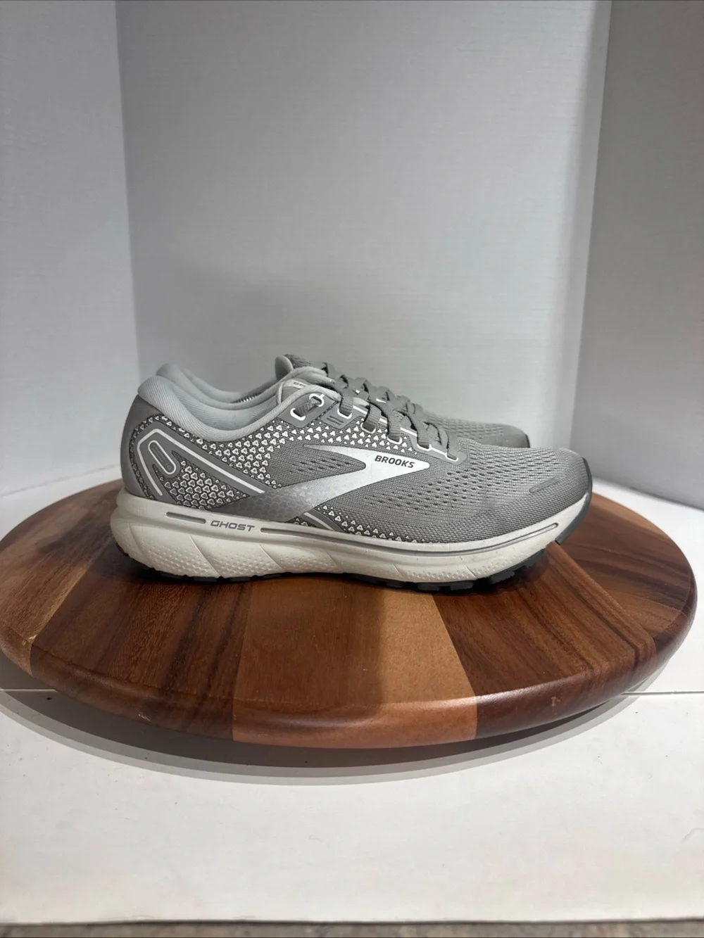 Brooks Ghost 14 Women's Size 9.5  Gray Running Shoes Sneakers 1203561B089